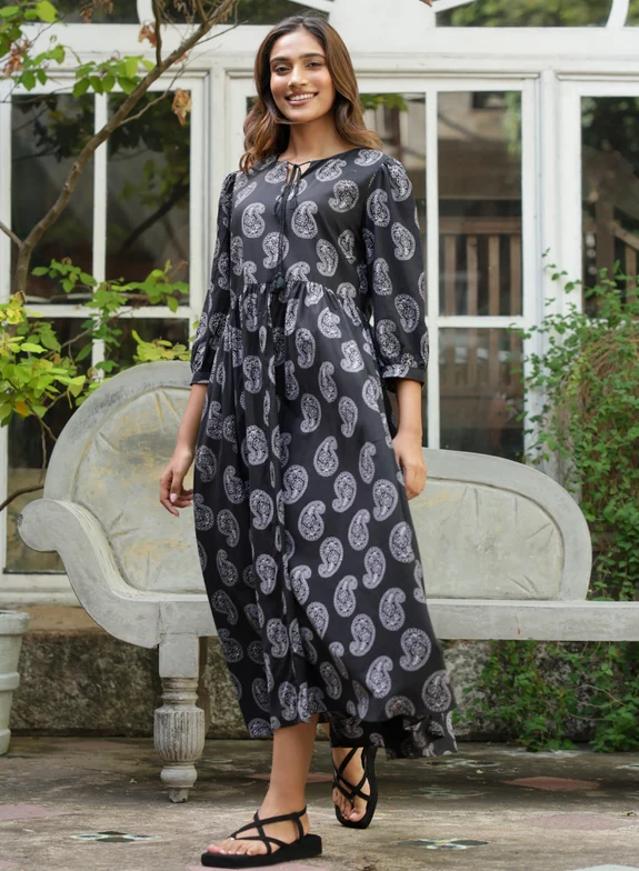 Style02-04_2bdcaa1e-081f-4b3c-8824-3c6098560c8a_575x.progressive Black And White Block Printed Dress
