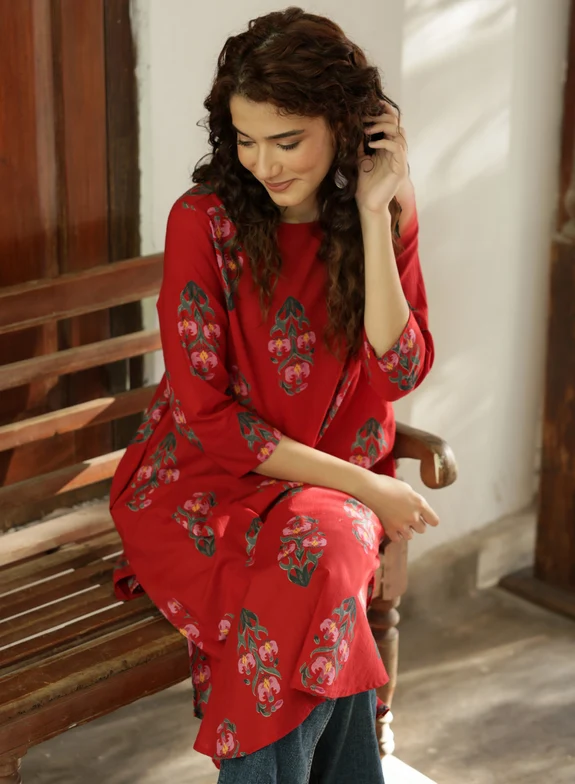 Round Neck Printed Half Sleeve Red Kurtha